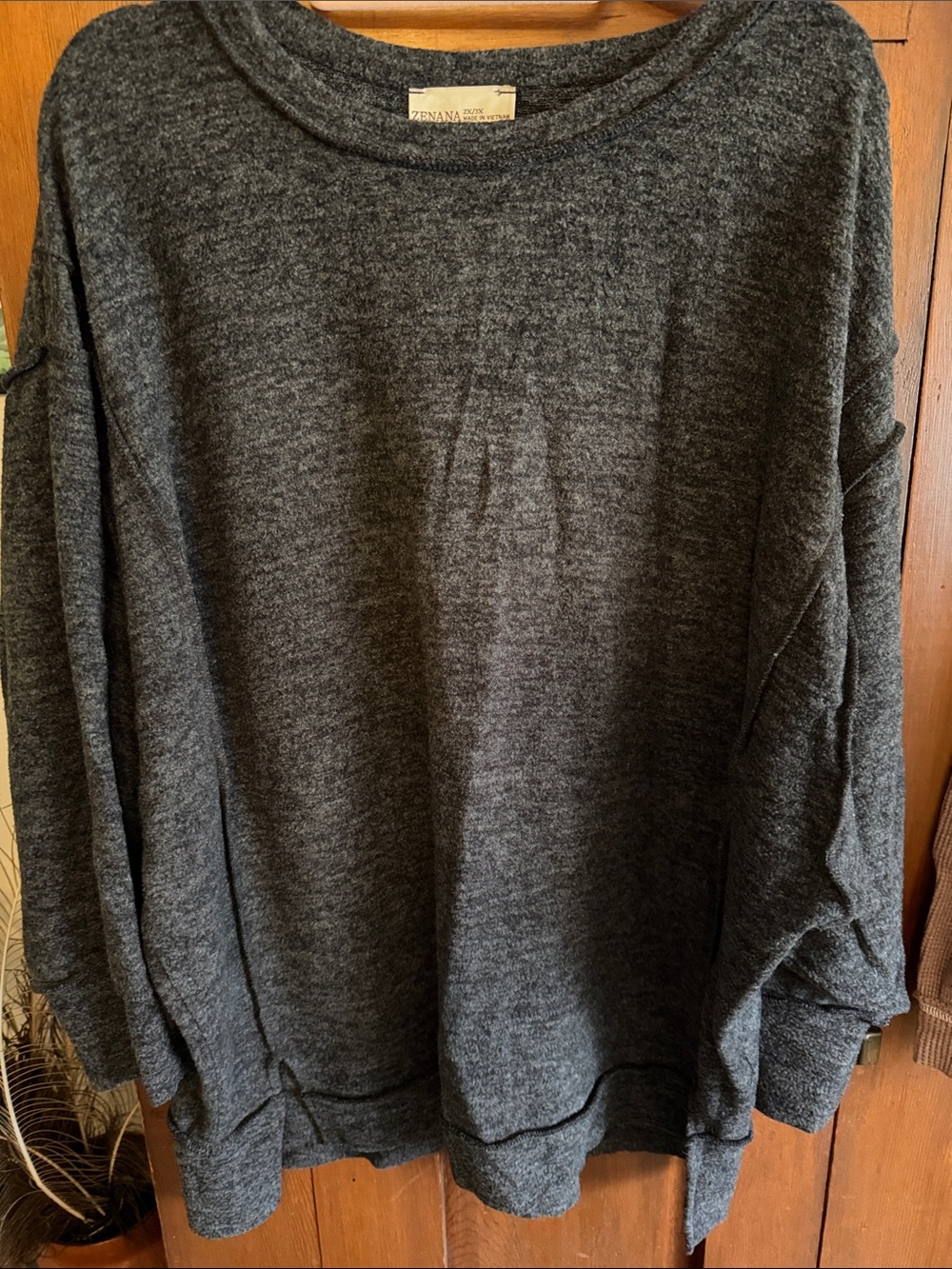 Zenana Outfitters Men’s Charcoal Crewneck Sweater